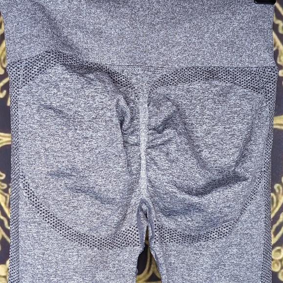 COMFREE Scrunch Butt Lifting Leggings Seamless High Waist Ruched Size Medium - Picture 4 of 5